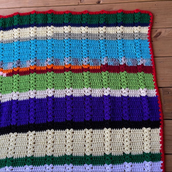 Crochet blanket multicolored hand quilted throw - Picture 5 of 6